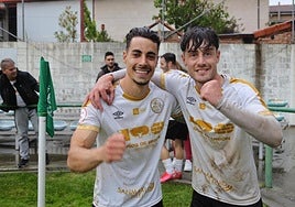 Caramelo y Mati celebran la victoria del Salamanca CF UDS.