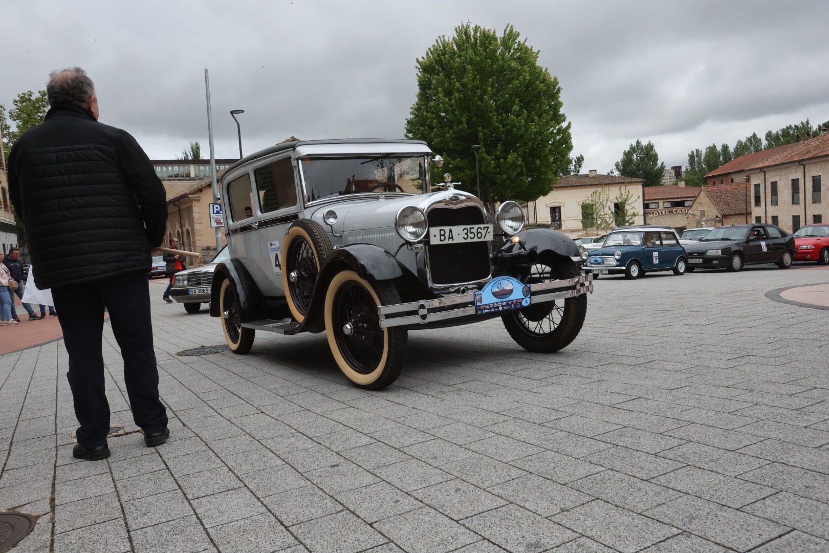 Salamanca acoge un rally urbano de regularidad con vehículos clásicos
