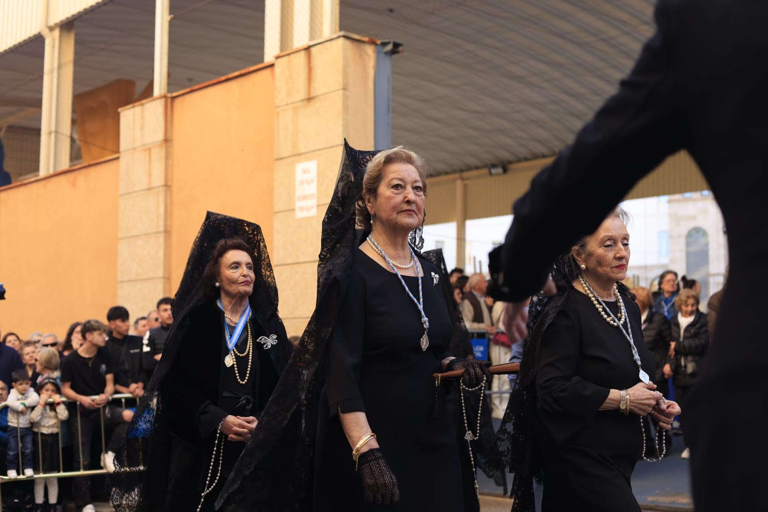 En imágenes, la procesión en honor a Maria Auxiliadora