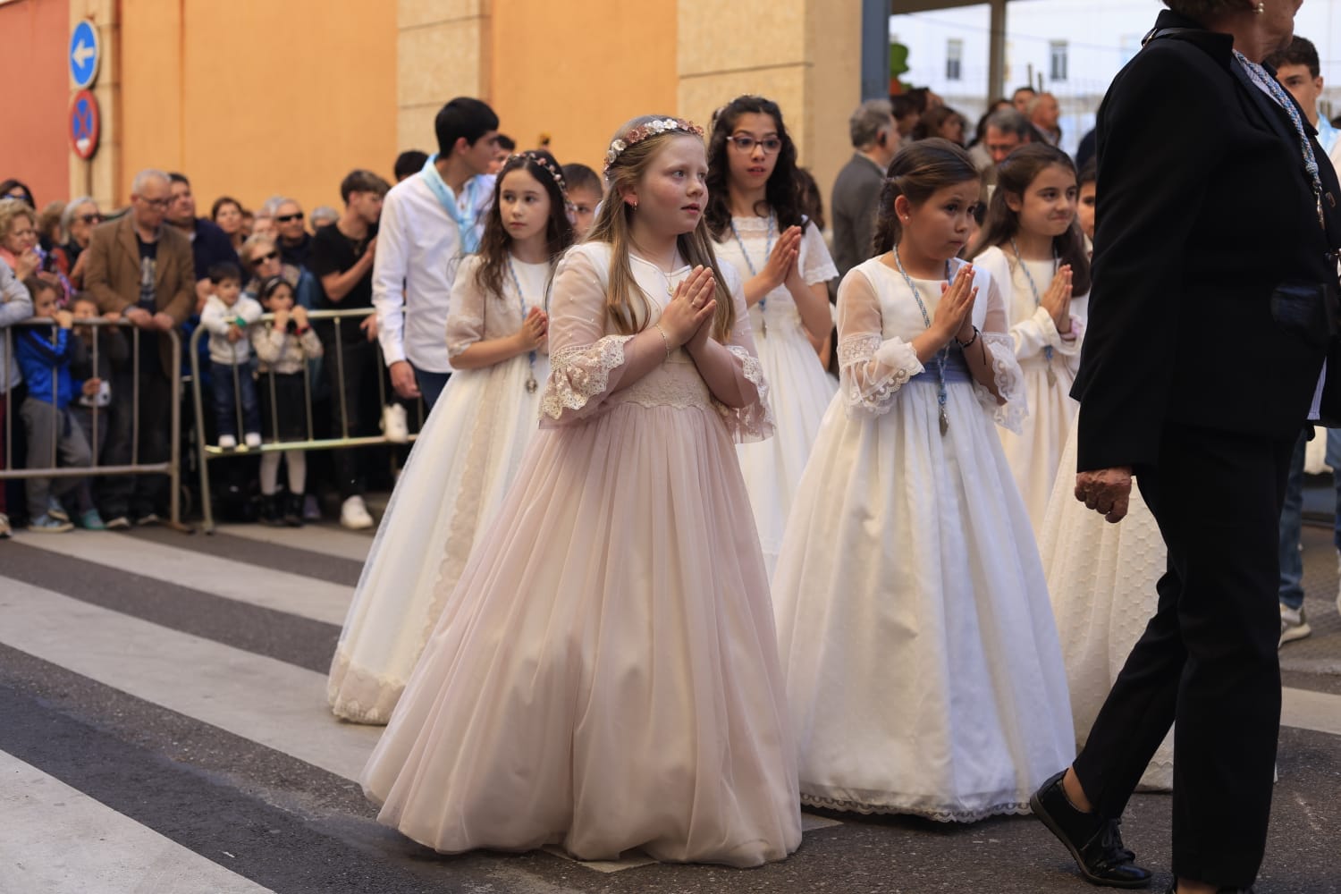 En imágenes, la procesión en honor a Maria Auxiliadora
