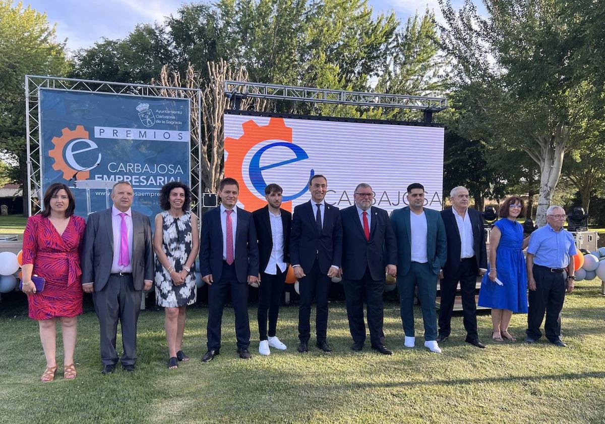 Foto de grupo de los seleccionados para los XII Premios 'Carbajosa Empresarial'.