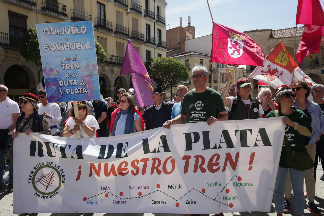 Salmantinos apoyan en Zamora la reapertura del tren Ruta de la Plata