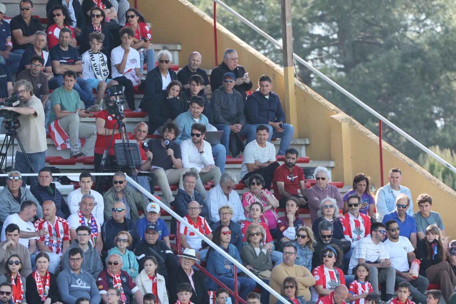 El Salamanca CF UDS, arropado en Tordesillas por su afición