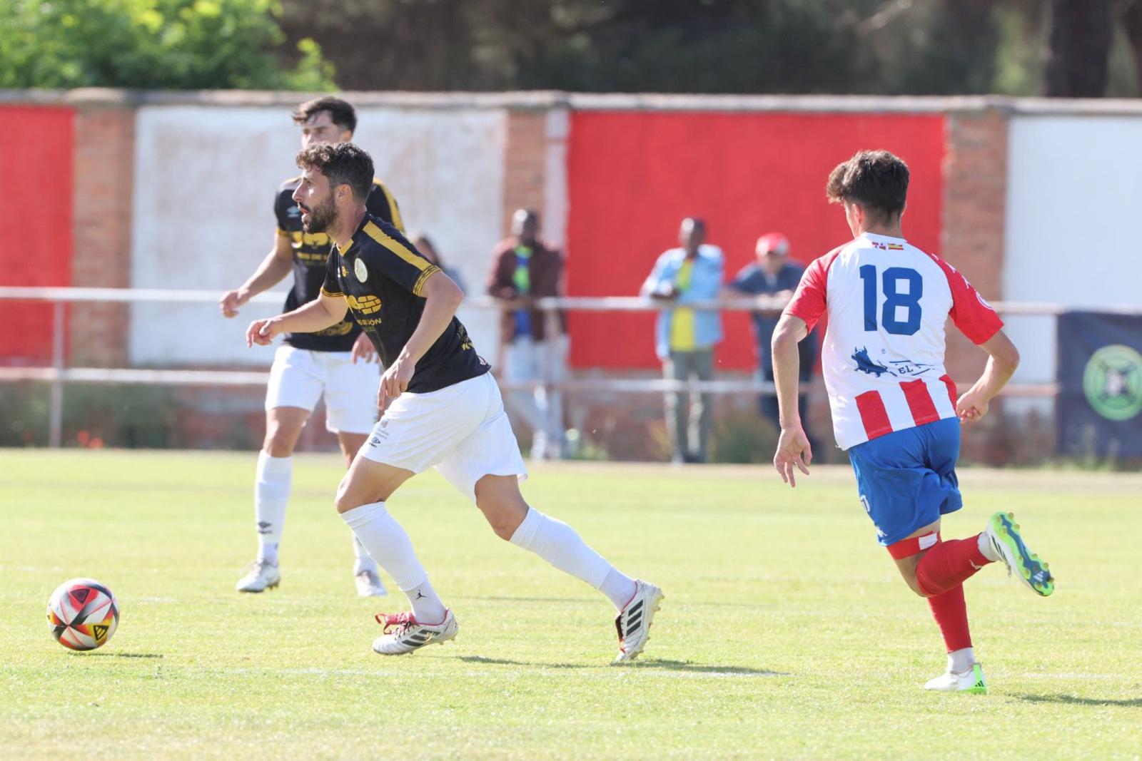 El Salamanca CF UDS, arropado en Tordesillas por su afición