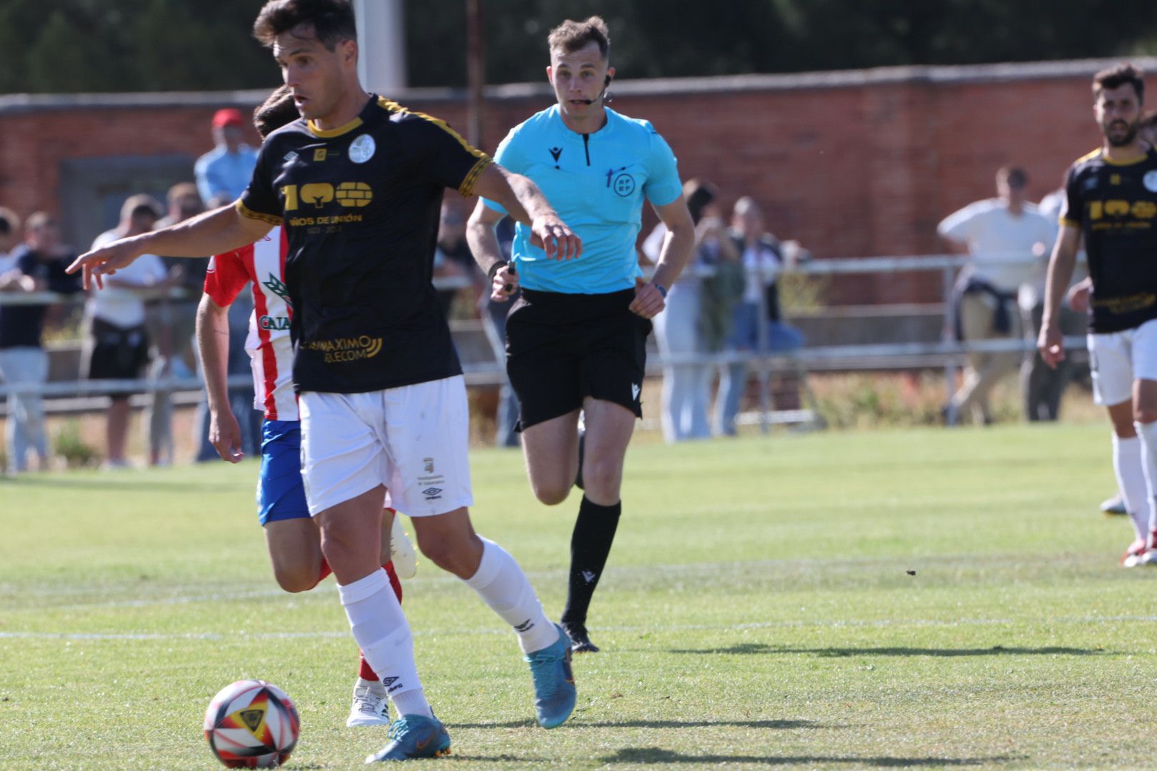 El Salamanca CF UDS, arropado en Tordesillas por su afición