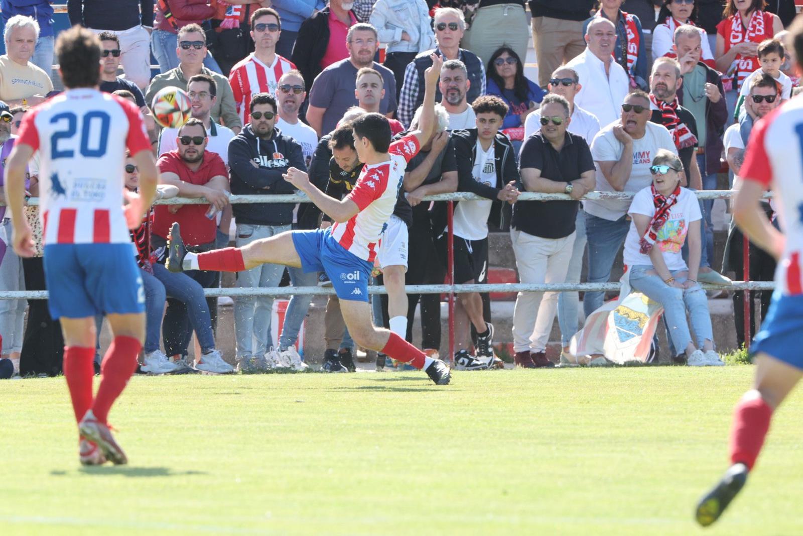 El Salamanca CF UDS, arropado en Tordesillas por su afición