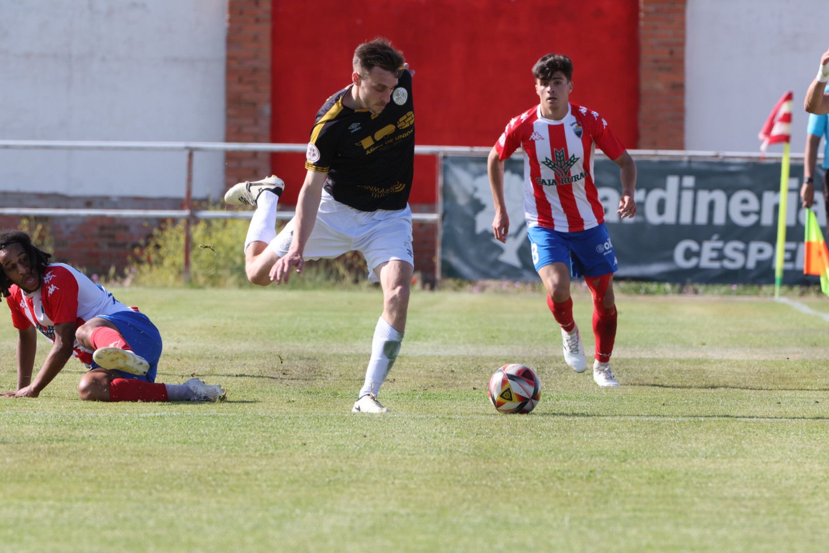 El Salamanca CF UDS, arropado en Tordesillas por su afición