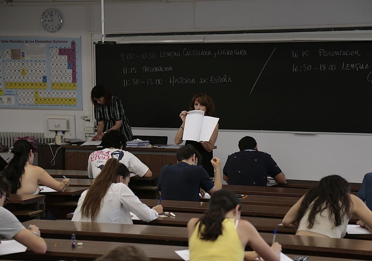 Alumnos durante la prueba de la EBAU del pasado año.