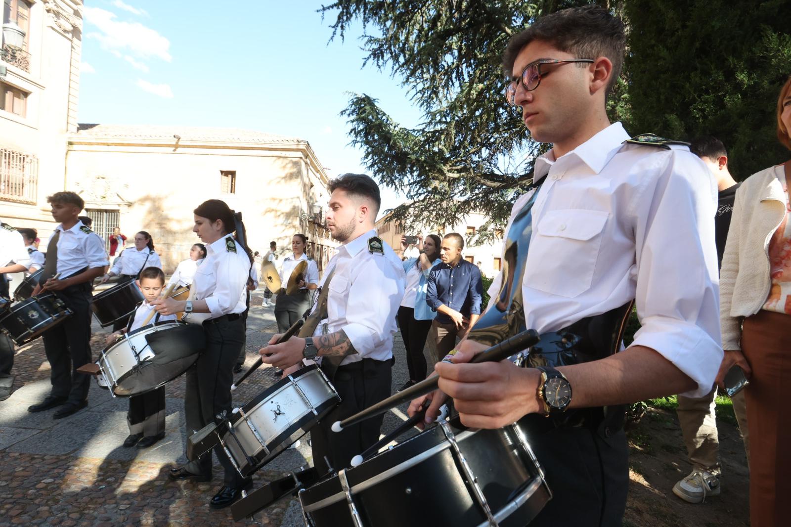 Salamanca rinde honor a su patrón con música y flores