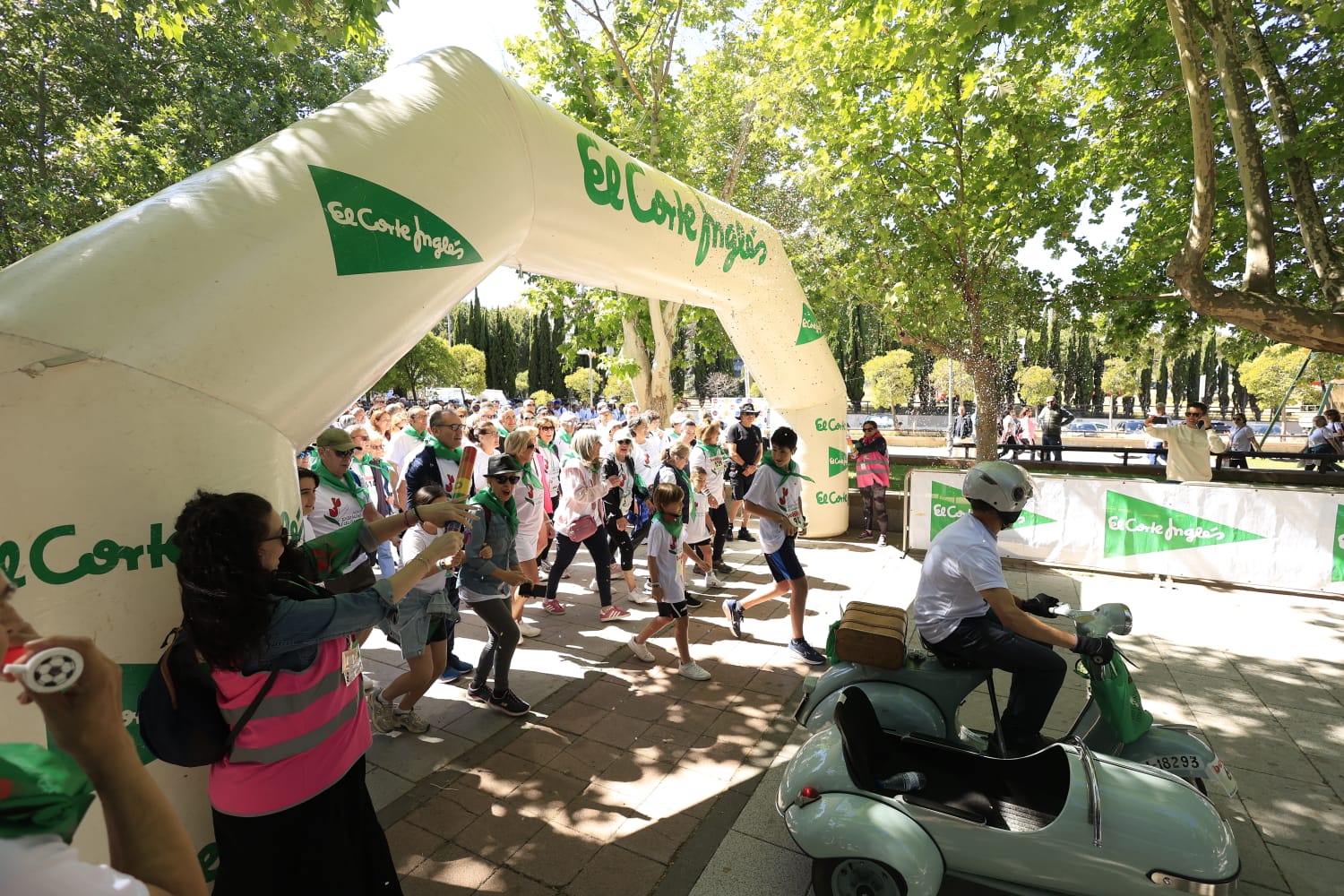Cientos de salmantinos marchan por una buena causa