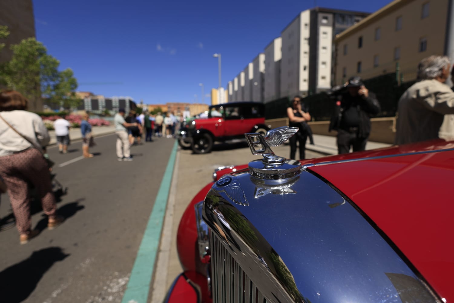 Los vehículos antiguos recorren Salamanca a favor de las Hermanitas de los Pobres