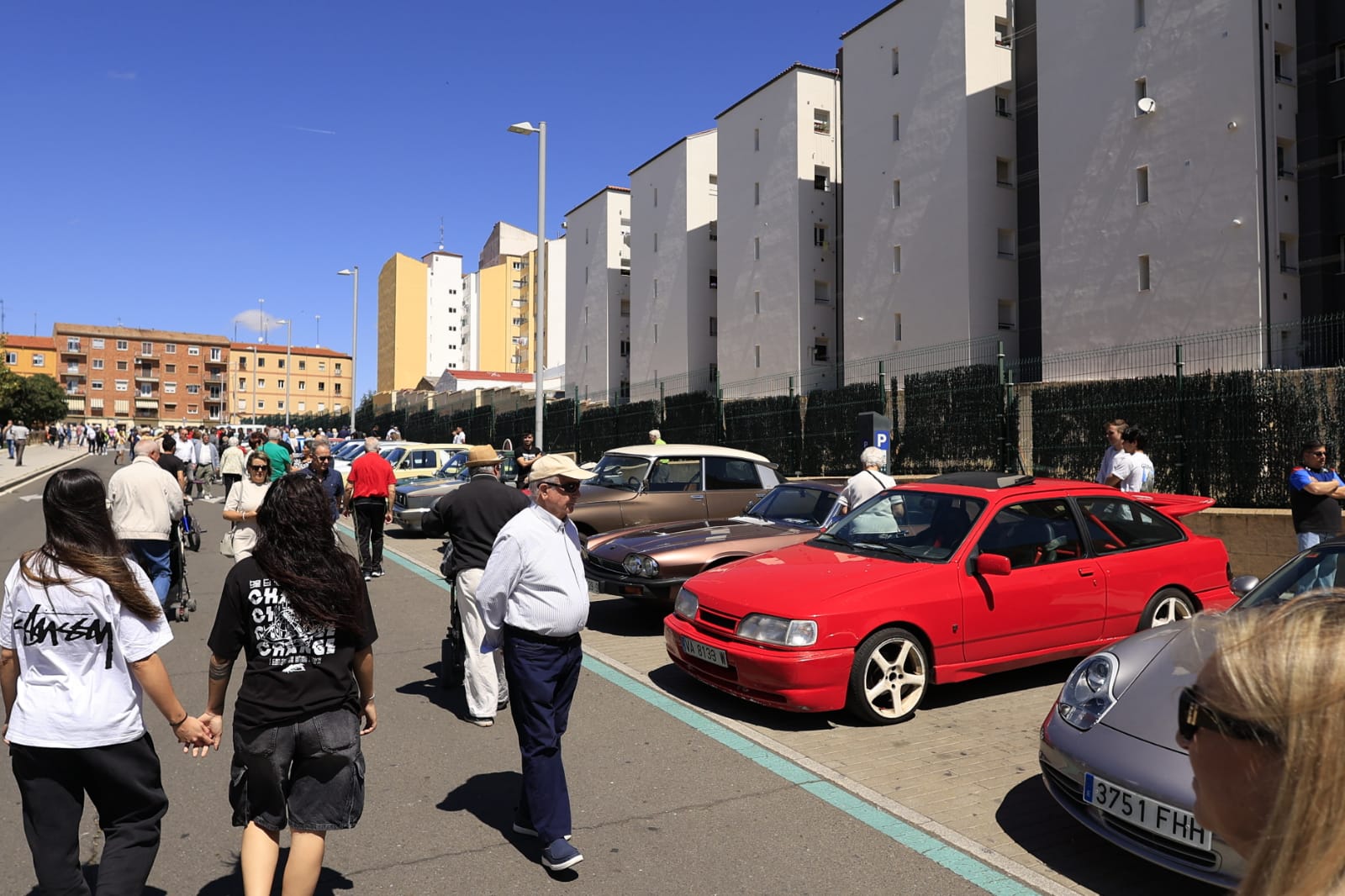 Los vehículos antiguos recorren Salamanca a favor de las Hermanitas de los Pobres