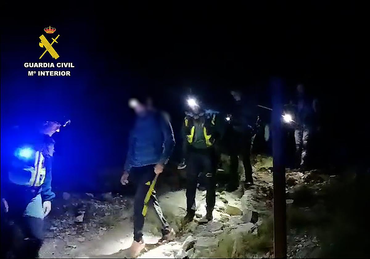 Foto del rescate de los senderistas