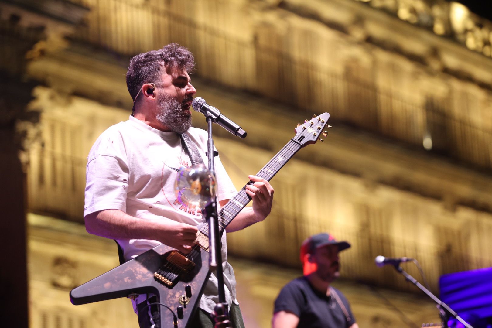 Huecco y Sara Correia triunfan en otra noche de lleno total