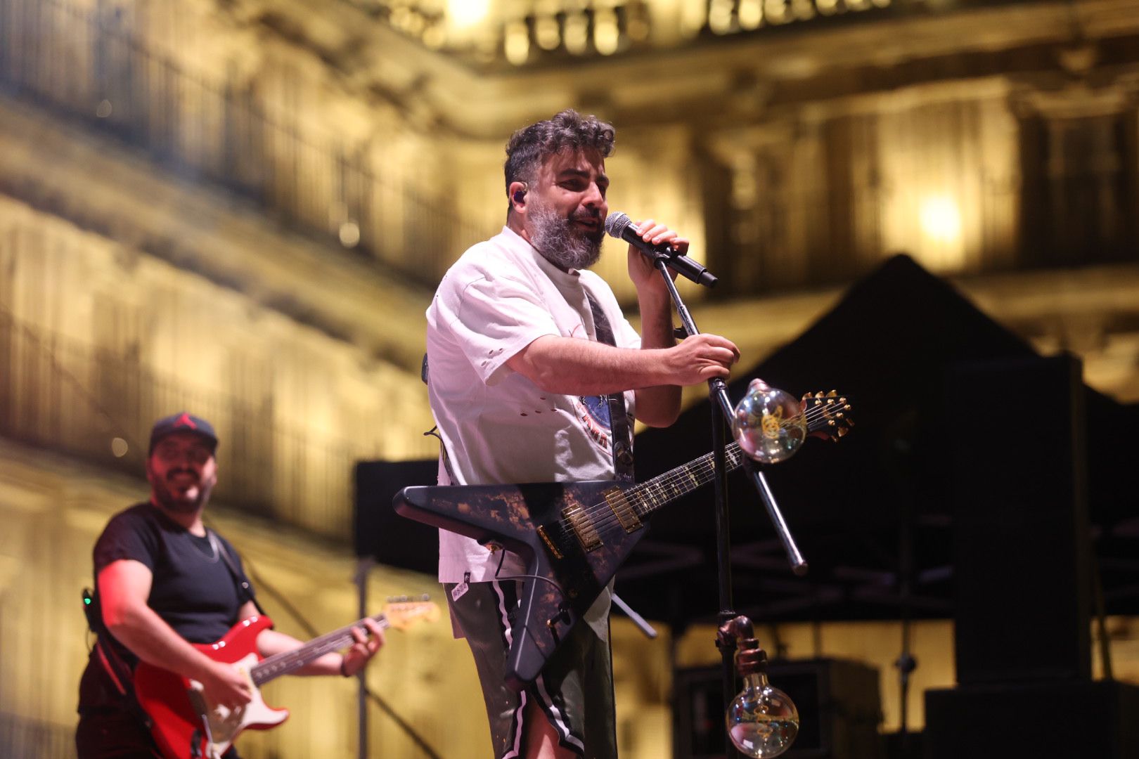 Huecco y Sara Correia triunfan en otra noche de lleno total