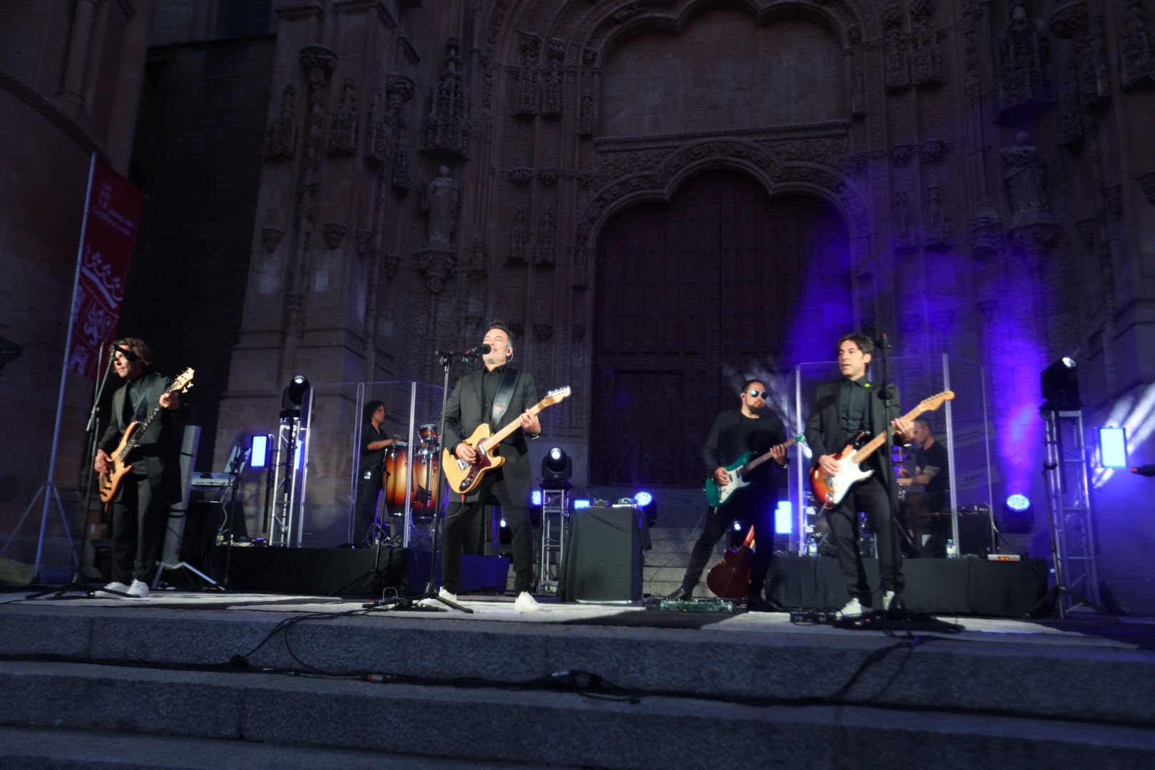 La música de Café Quijano resuena en el Patio Chico