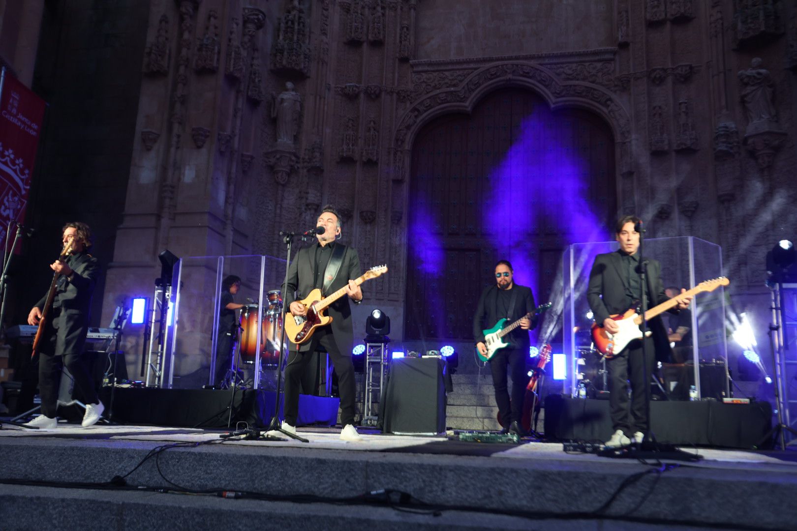 La música de Café Quijano resuena en el Patio Chico