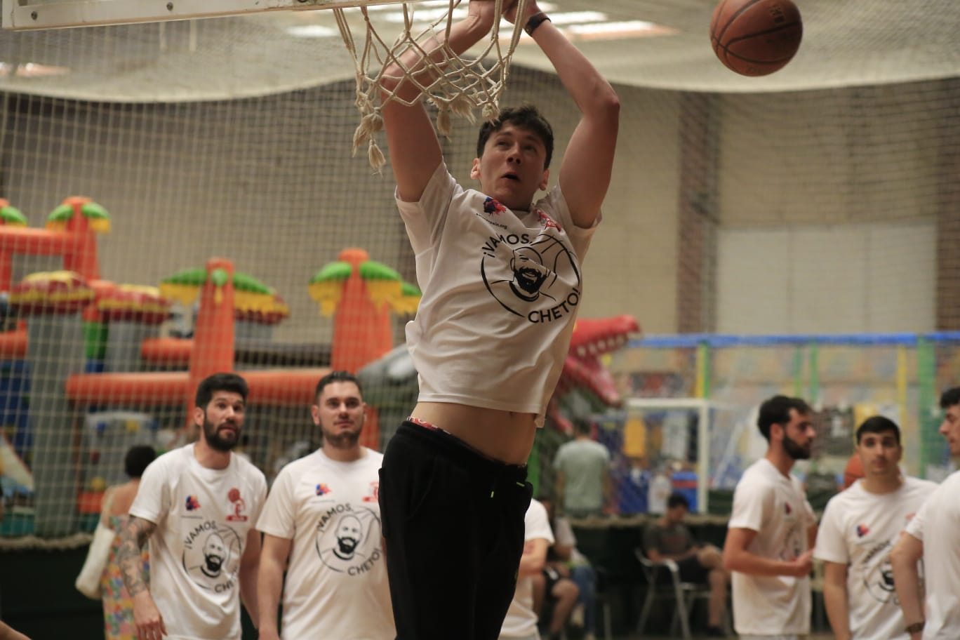 El baloncesto salmantino se une a favor de Cheto y la Asociación de Tumores Cerebrales
