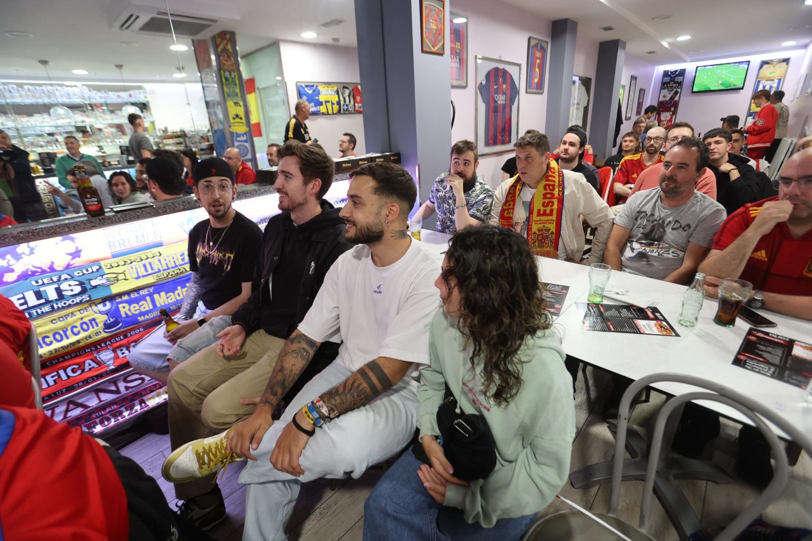 Así viven los salmantinos el España - Italia