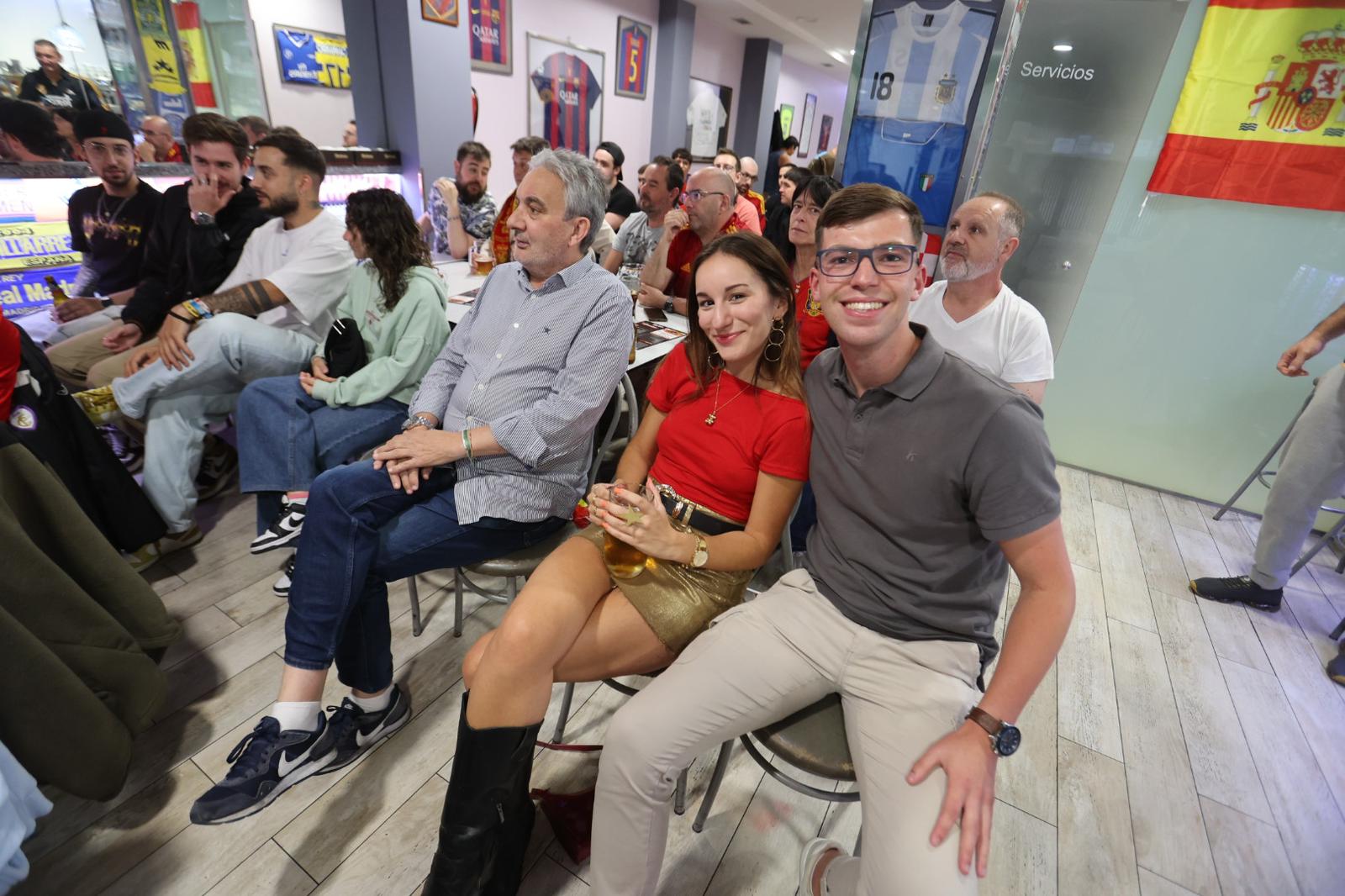 Así viven los salmantinos el España - Italia