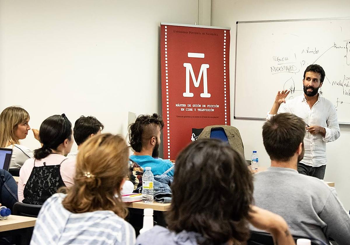 Una clase del Máster Permanente en Guion de Ficcion para Cine y Televisión.