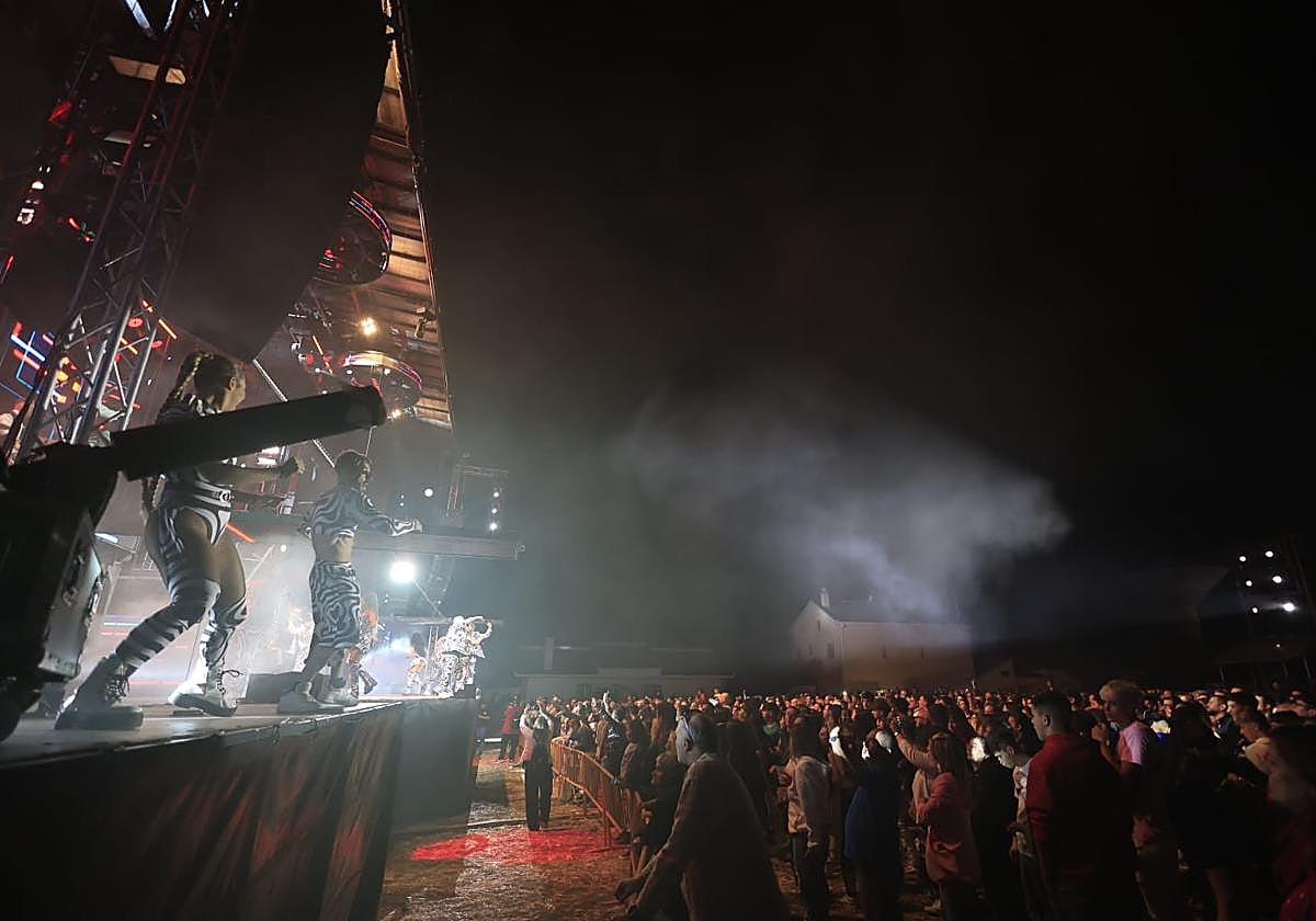 La actuación de Panorama en Castellanos de Villiquera, en imágenes