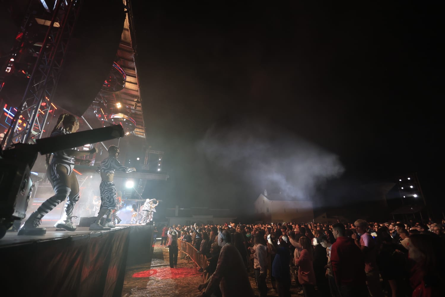 La actuación de Panorama en Castellanos de Villiquera, en imágenes