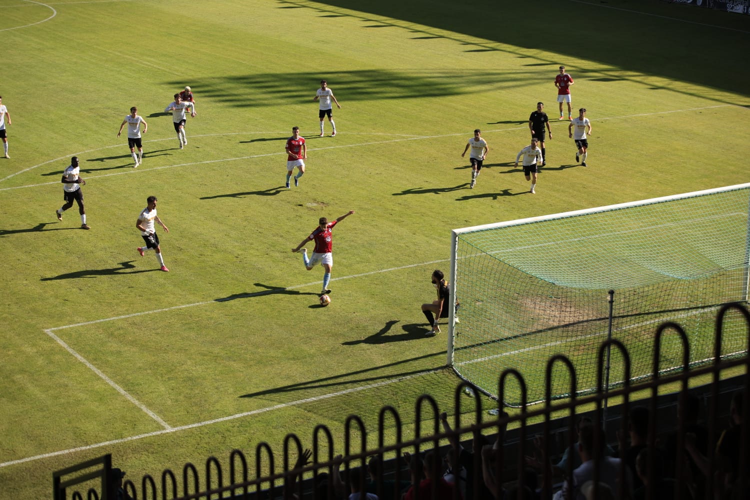 Del penalti de Amaro parado por Villanueva a los dos palos finales