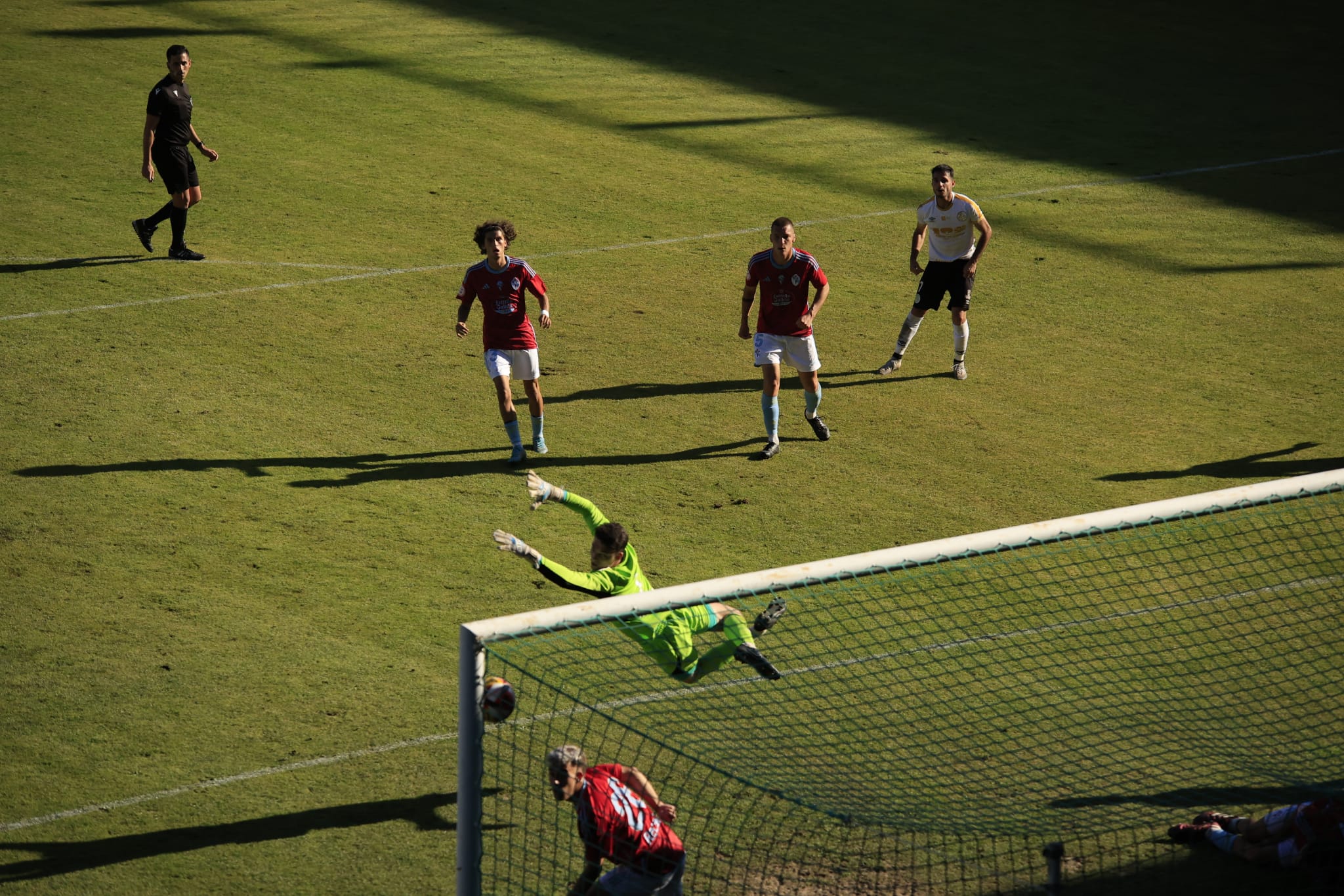 Del penalti de Amaro parado por Villanueva a los dos palos finales