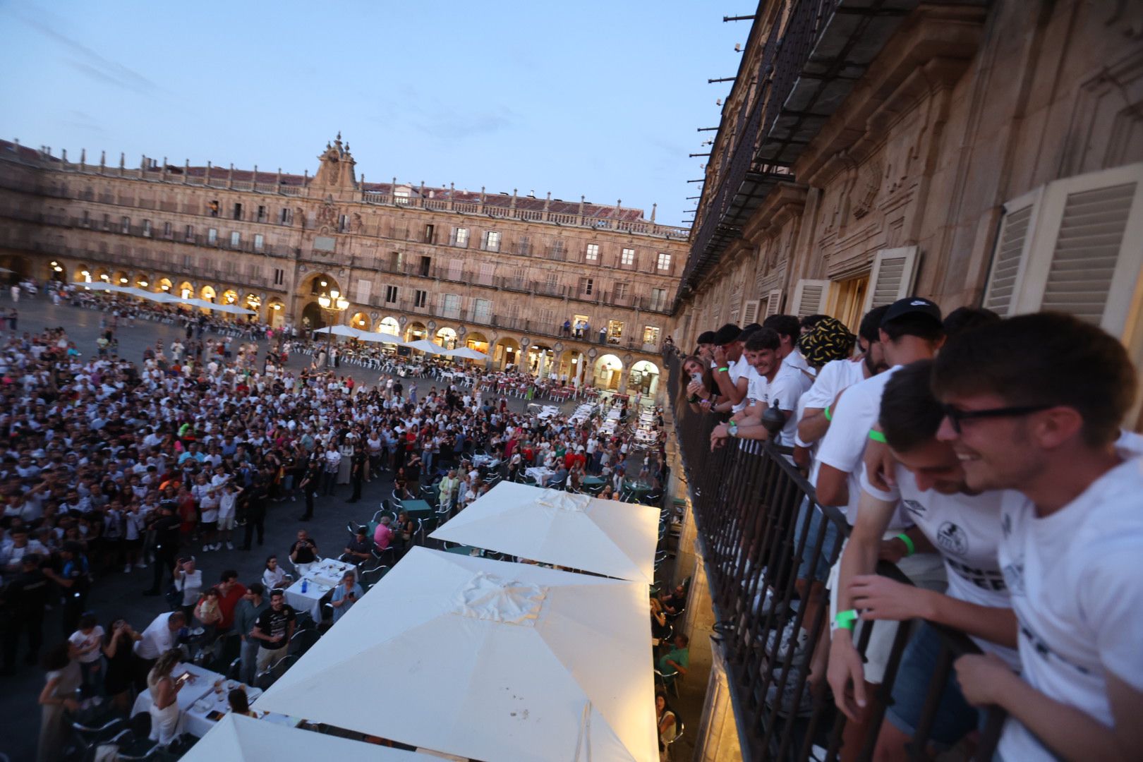 Del Helmántico a la Plaza Mayor, así se celebra el ascenso
