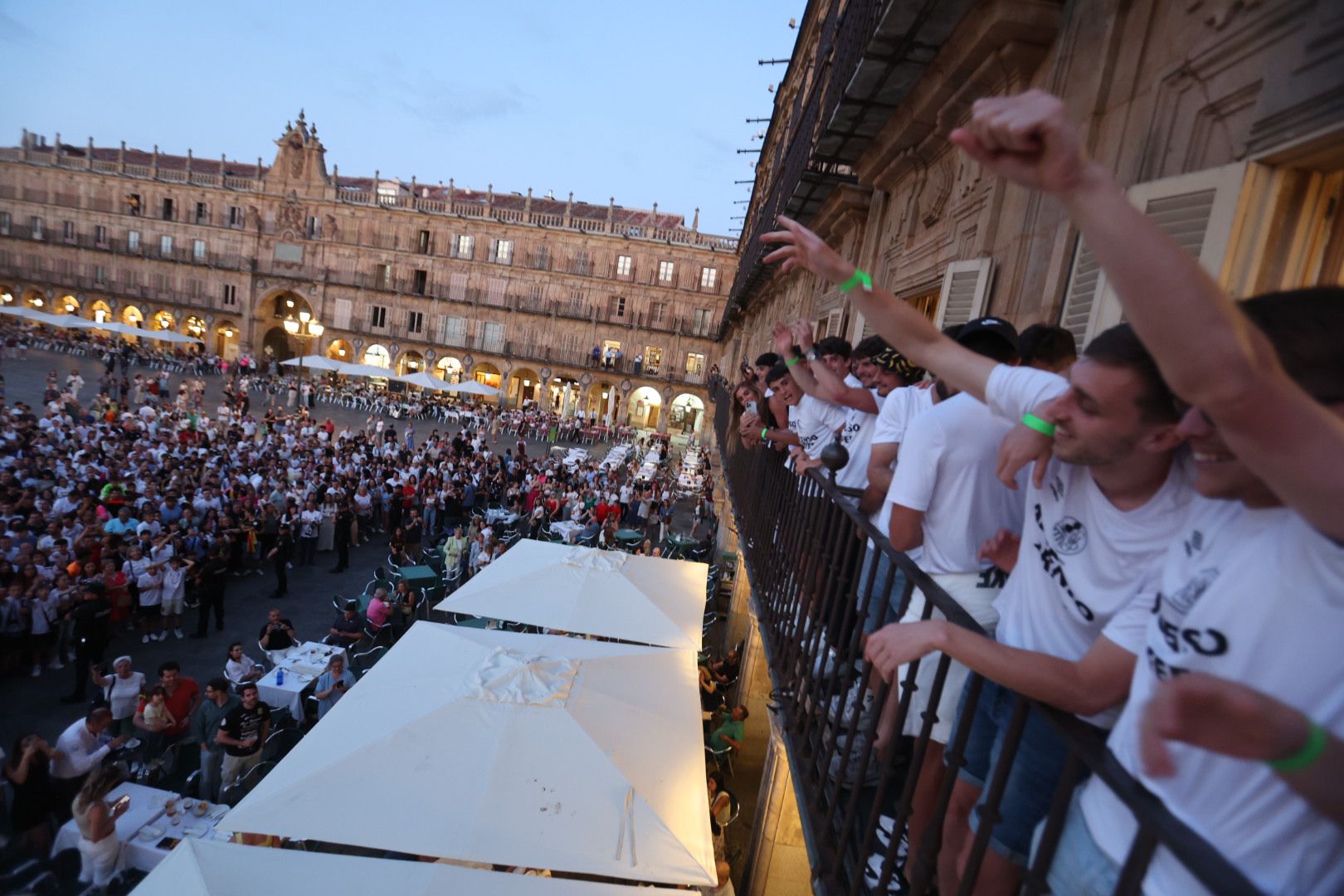 Del Helmántico a la Plaza Mayor, así se celebra el ascenso