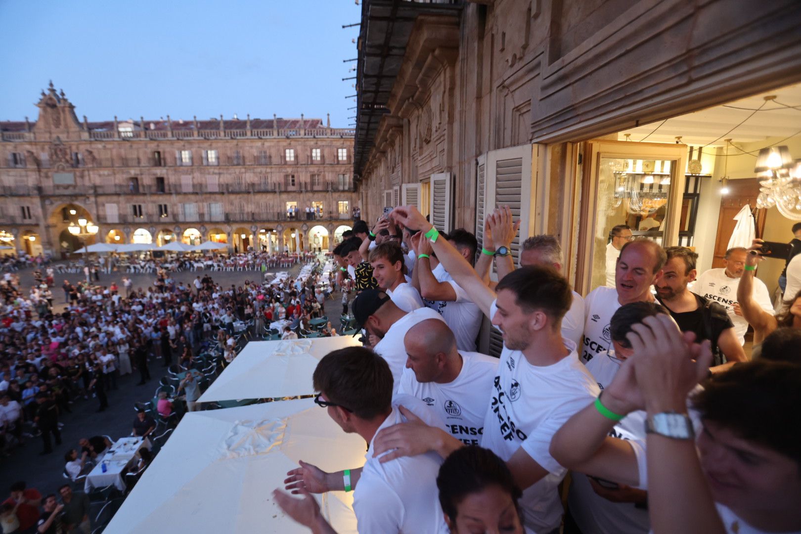 Del Helmántico a la Plaza Mayor, así se celebra el ascenso
