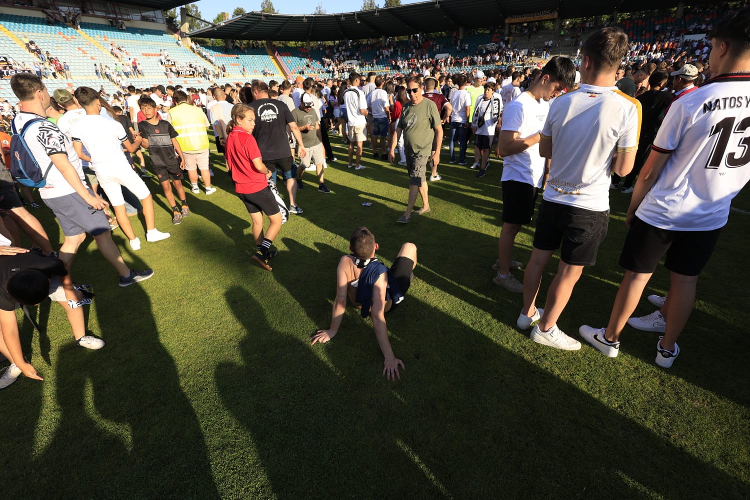 Celebración en el estadio del ascenso del Salamanca UDS a Segunda RFEF