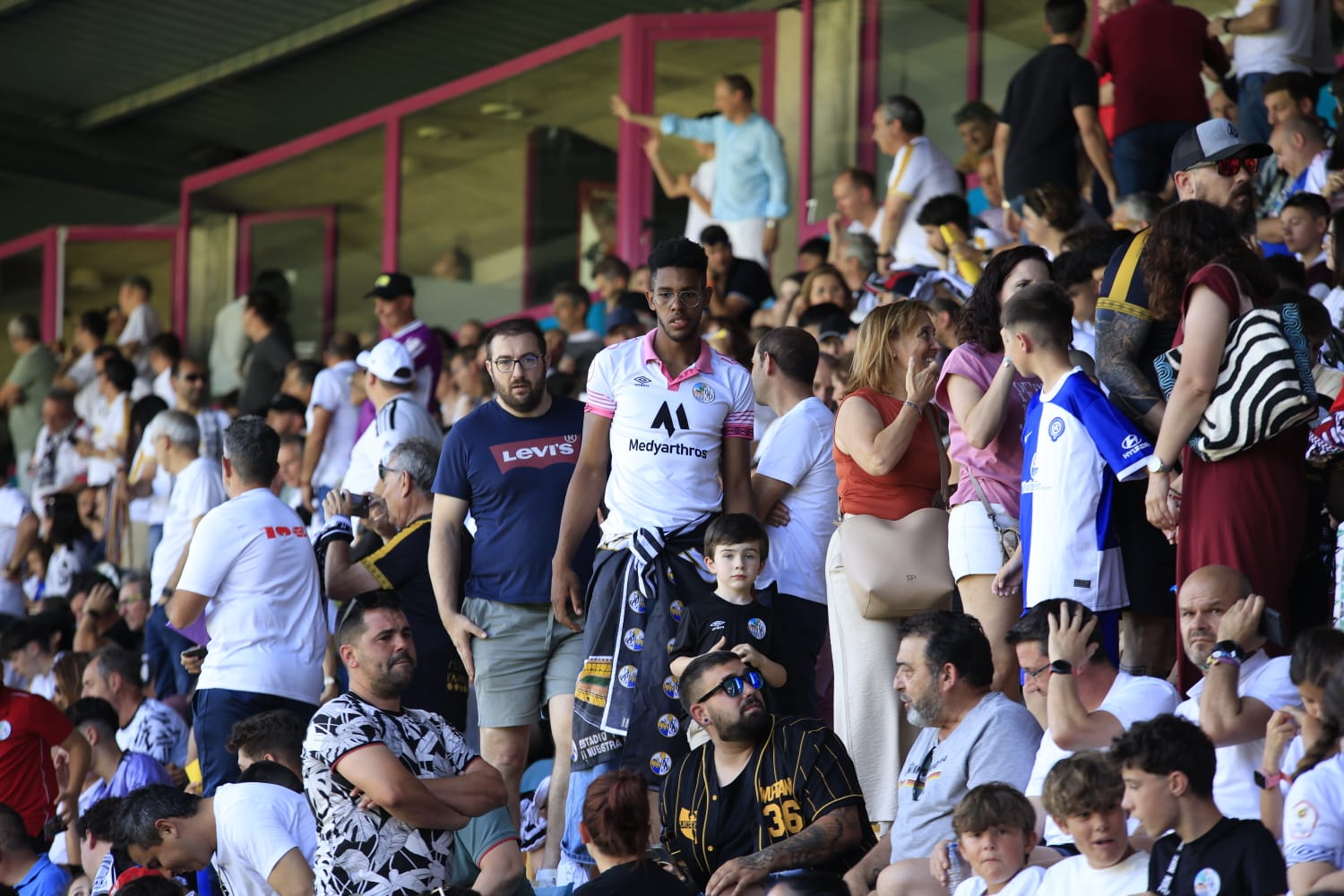 La grada del Helmántico, en la final por el ascenso a Segunda RFEF