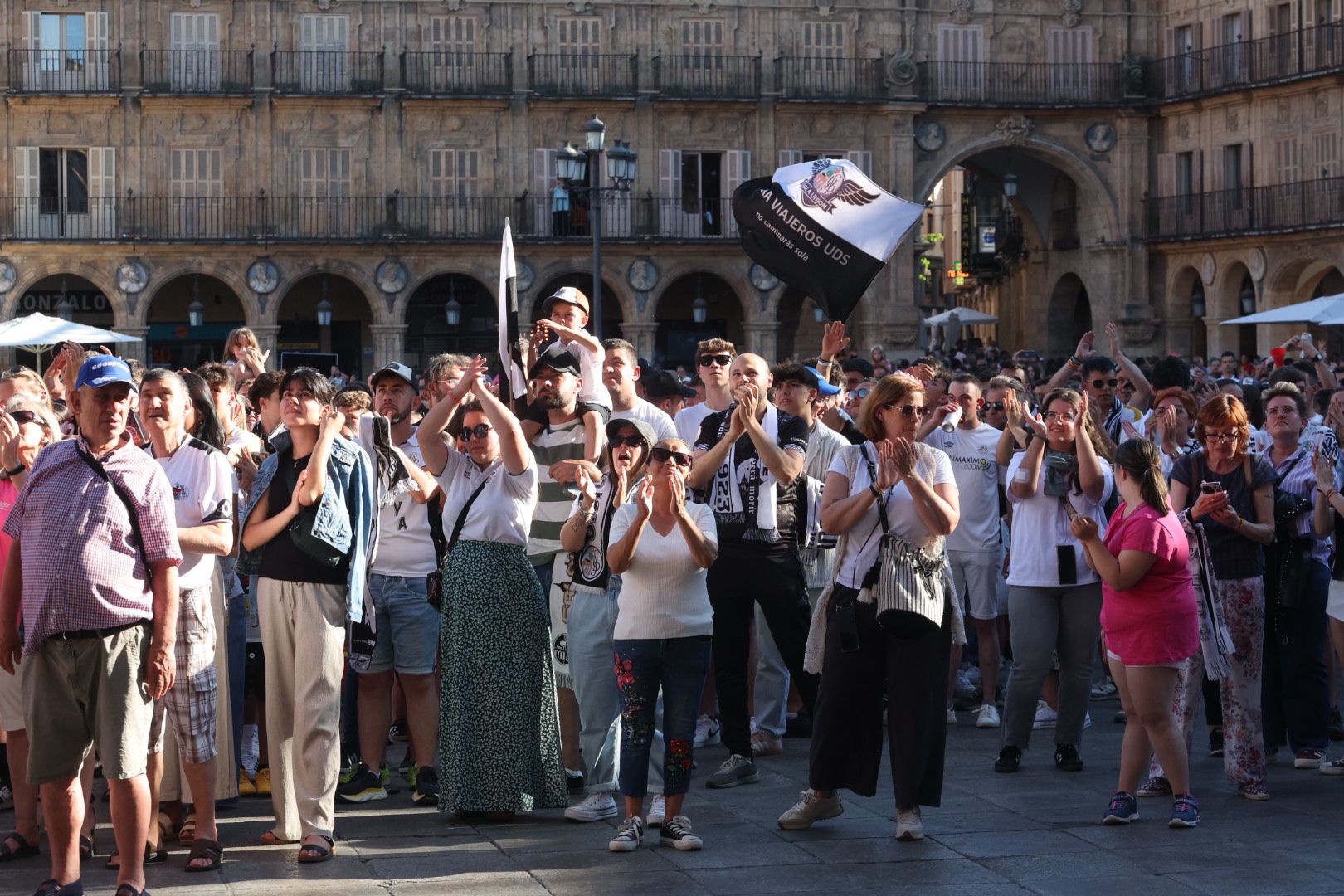 El Salamanca UDS ofrece su ascenso a la ciudad en el Ayuntamiento