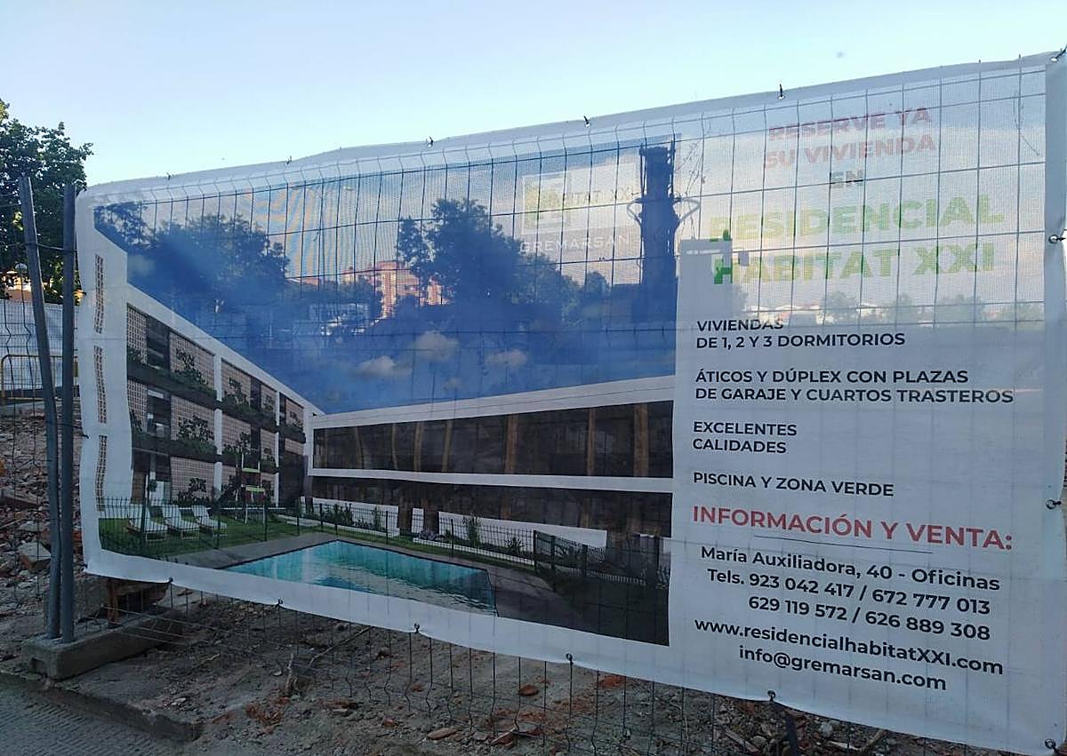 Imagen secundaria 1 - El solar medio siglo en ruinas en Salamanca que da paso a pisos con piscina