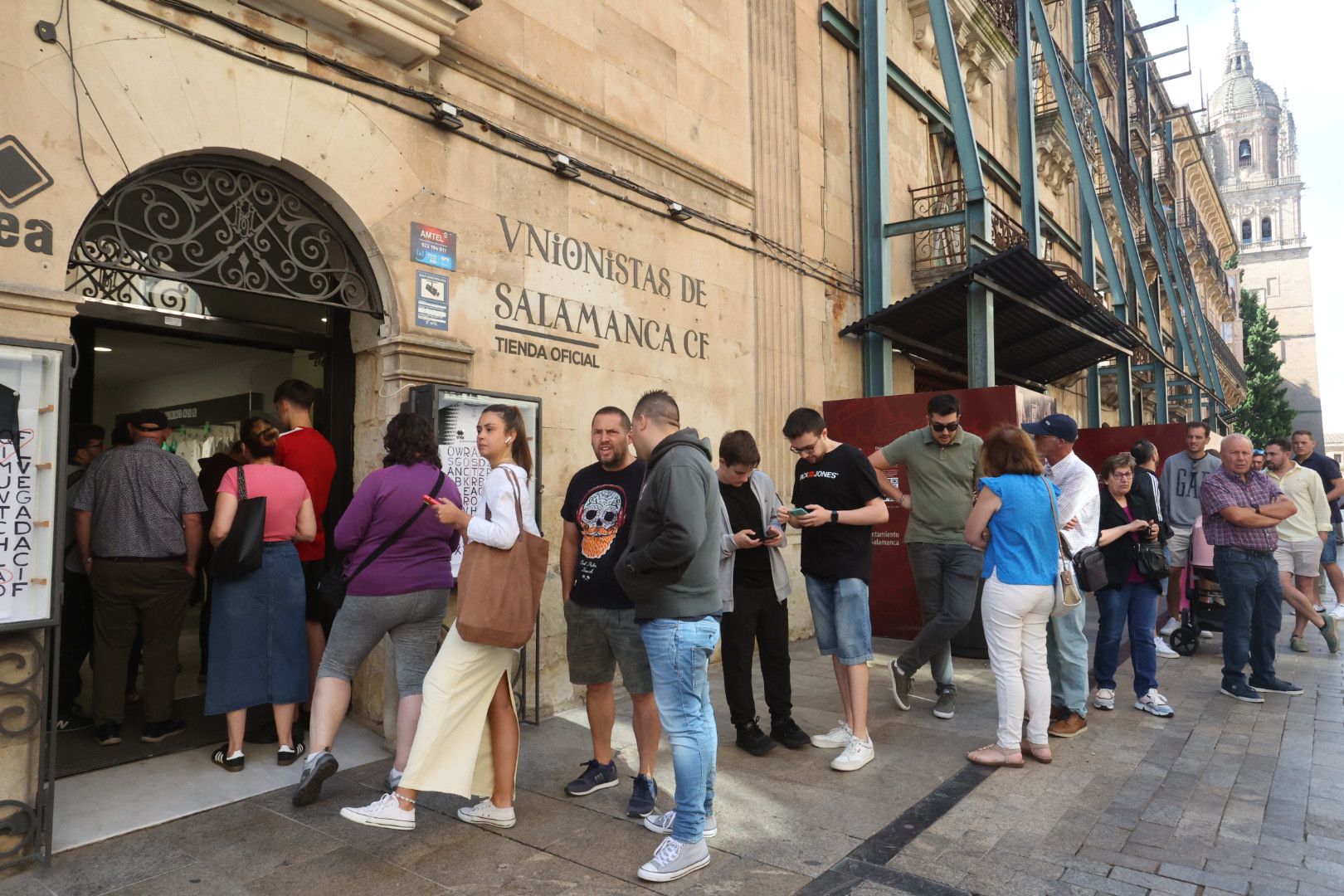 Unionistas llena la Rúa Mayor en el último periodo de renovaciones