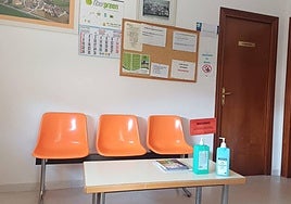 Sala de espera del centro médico de Anaya de Alba.