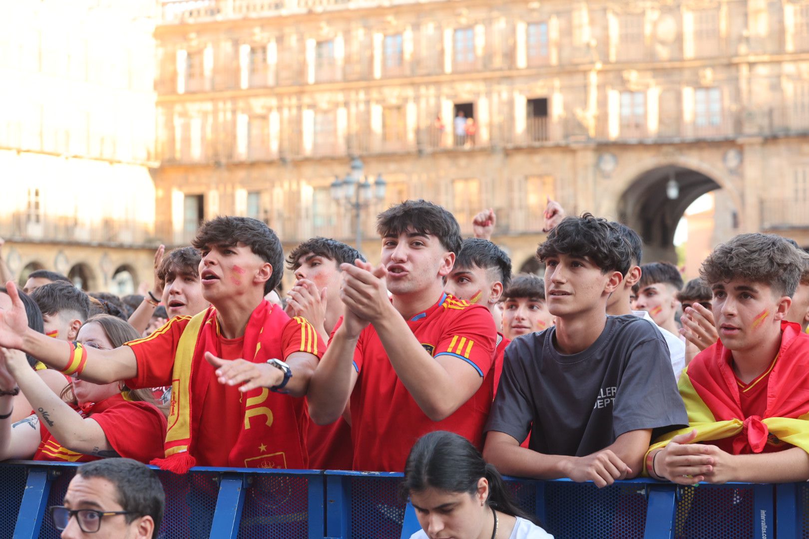 La Plaza Mayor espera la victoria de La Roja