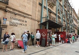Colas en la tienda oficial de Unionistas de Salamanca