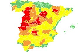 Mapa de niveles de riesgo para la salud por altas temperaturas, con Salamanca en el nivel rojo, el más alto.
