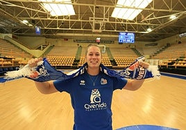 Laura Cornelius, con los colores de Avenida.