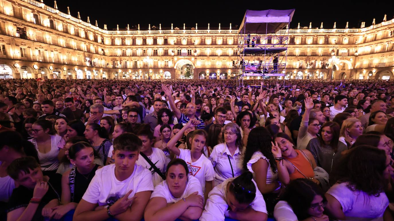 El multitudinario concierto de Camela en Salamanca, en imagenes
