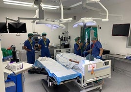 Preliminares de una operación quirúrgica en Salamanca.