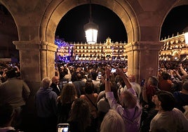 Asistentes al último concierto de las Ferias y Fiestas 2024 en la Plaza Mayor.