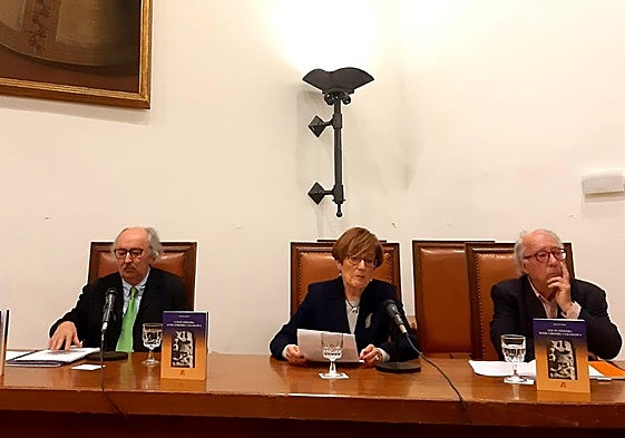 Antonio Colinas (izquierda), María Jesús Mancho y Valentín Cabero.