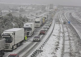 Nieve en la A-66 el invierno pasado cerca de Guijuelo.