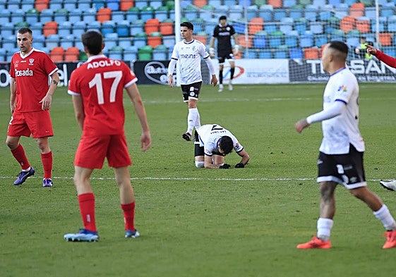 Alvarito lamenta una acción del partido este sábado