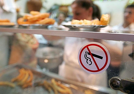 Cartel de 'prohibido fumar' en un establecimiento