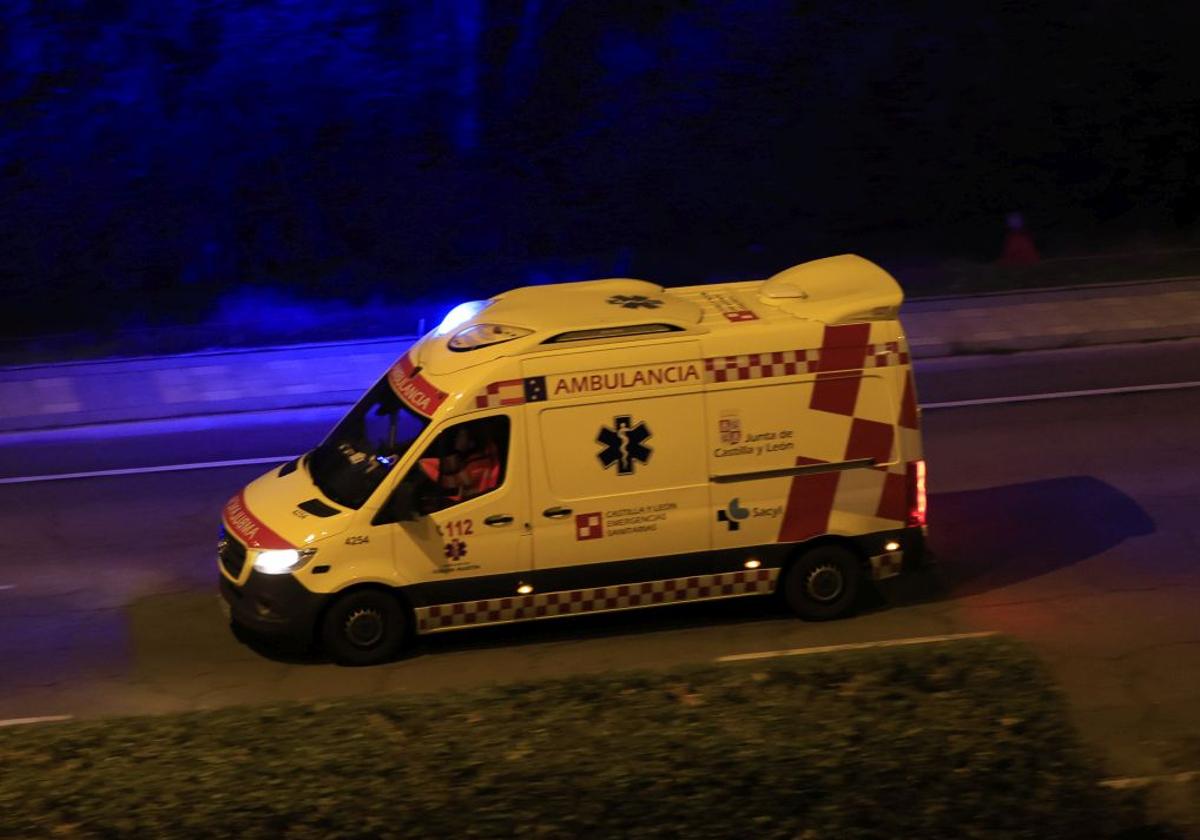 Una ambulancia del Sacyl en Salamanca.